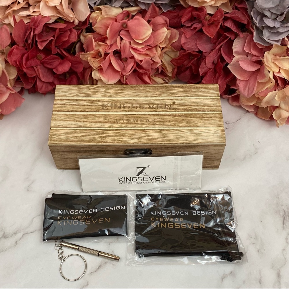 KINGSEVEN Walnut Wood Sunglasses with Green Lenses - Picture 14 of 16